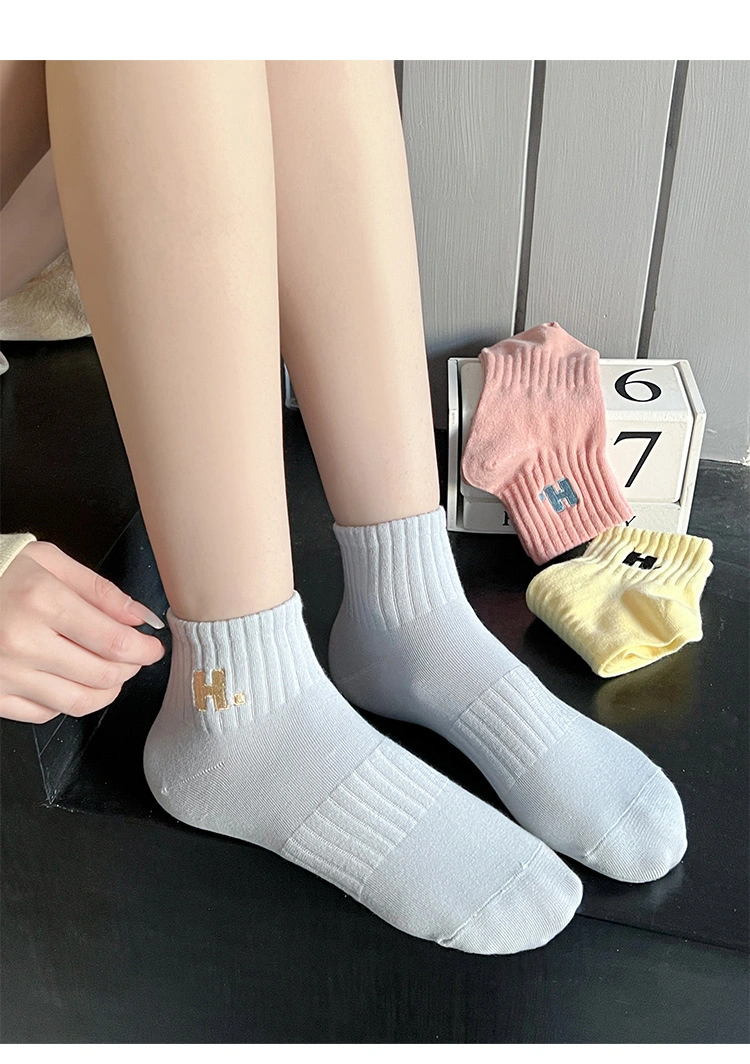 Woven Custom Womens Embroidered Logo Socks Women Fashion Colorful Crew Dress Socks